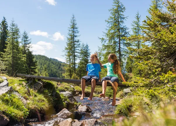 wandern_familie_kinderbach-_c_-naturaktiv-franz-gerdl.jpg